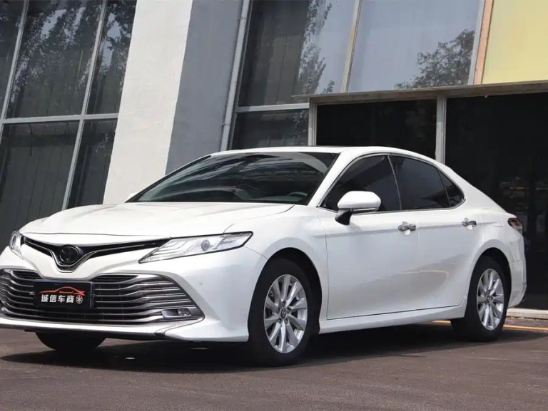 Toyota Camry, фото 1