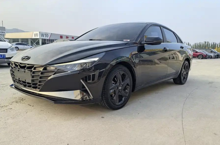 Hyundai Elantra, фото 1